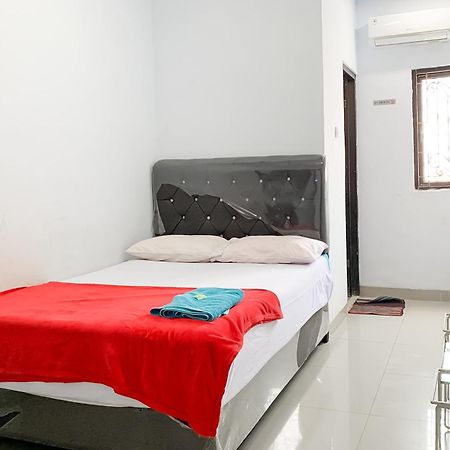 Penginapan Losmen Ayu Pamanukan Redpartner Pamanukan Hilir Exterior photo