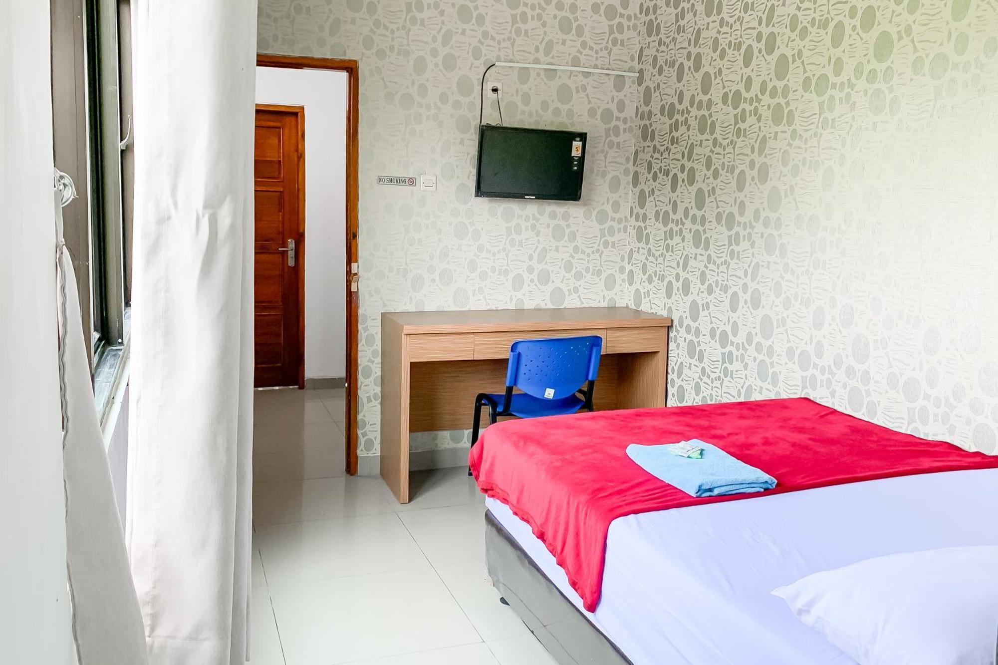 Penginapan Losmen Ayu Pamanukan Redpartner Pamanukan Hilir Exterior photo